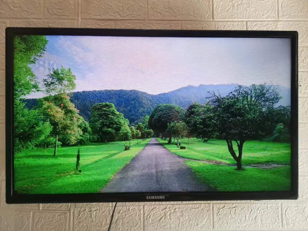 Samsung Led TV 32 Inch Digital TV + Bracket TV