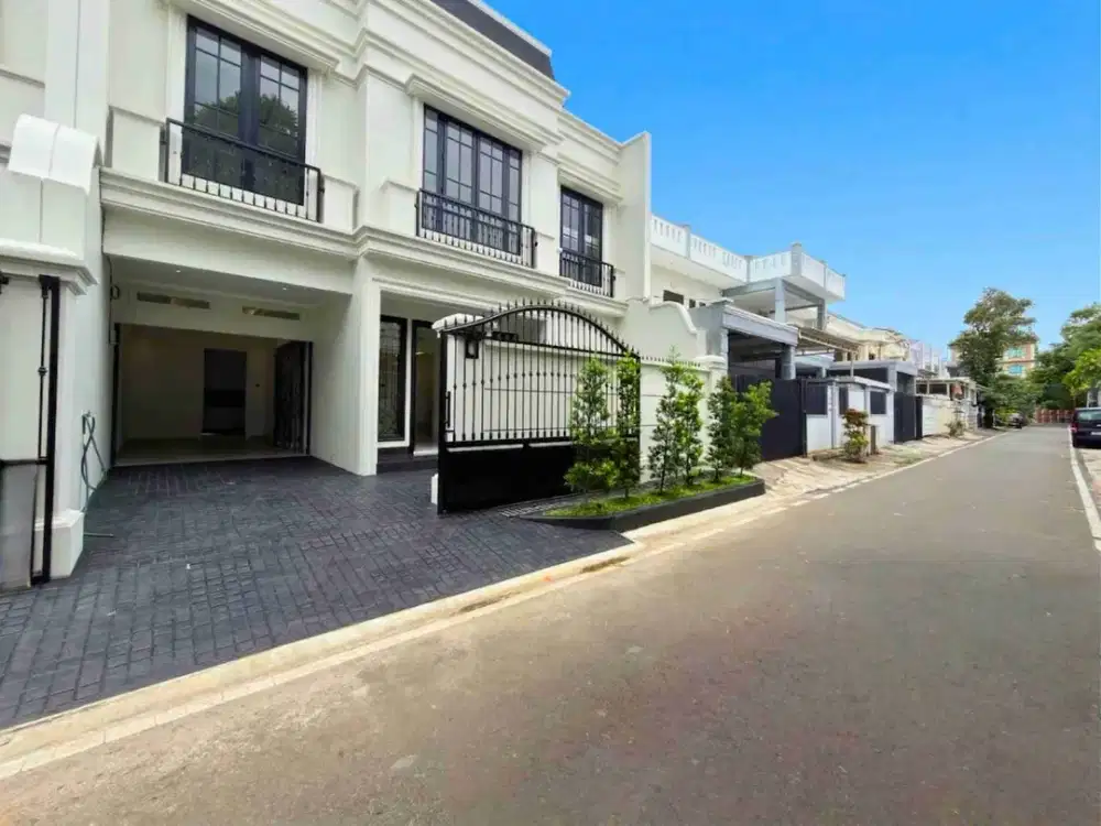 BRAND NEW AMERICAN CLASSIC DALAM KOMPLEK CEMPAKA PUTIH - AKSES 2 MOBIL