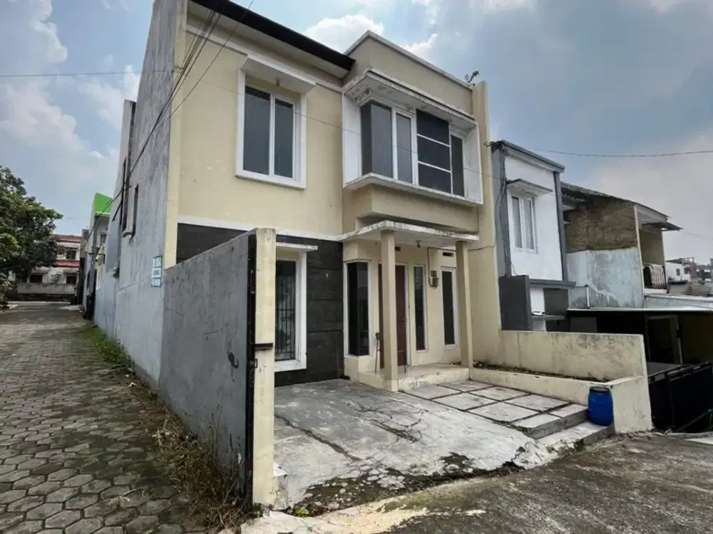 Rumah 2 Lantai Minimalis Cihanjuang – Siap Huni, 3 Kamar, SHM, Harga Masuk Akal!