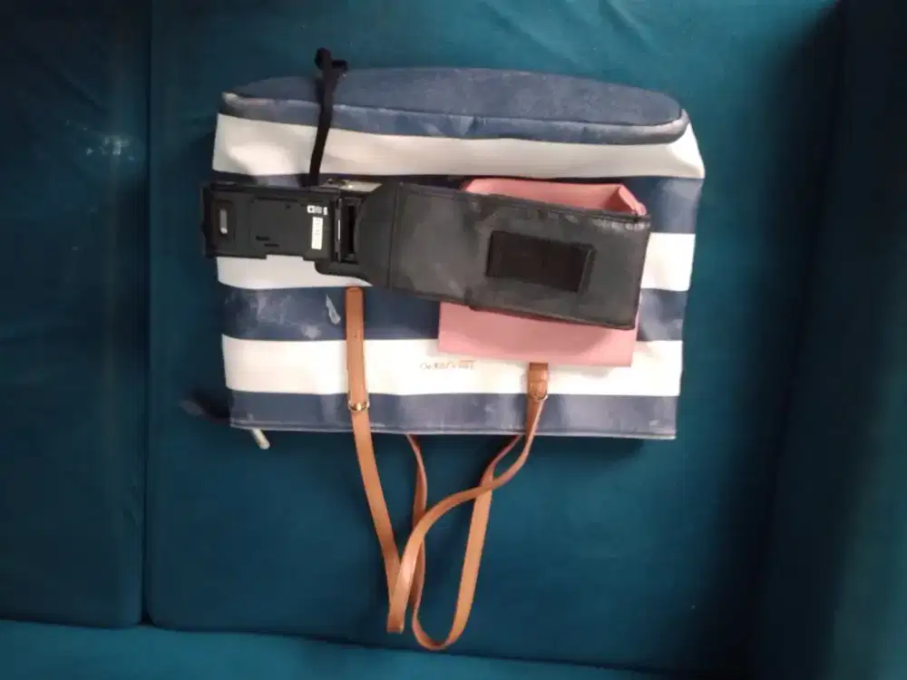 Tas cewek, camera, dompet cewek