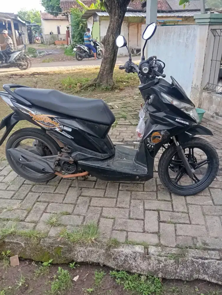 Honda Beat Street 2018 fulori mulus pajak super panjang 06-2027graha