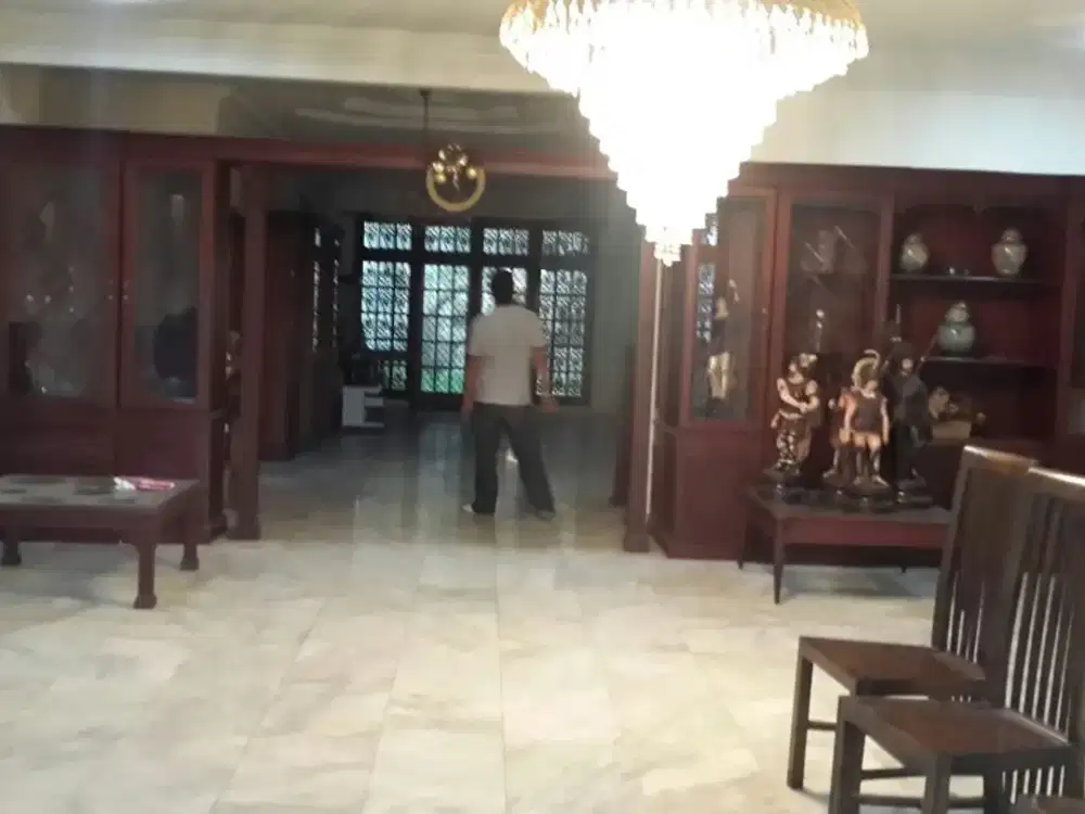 DIJUAL RUMAH LOKASI STRATEGIS DI JL LAYUR RAWAMANGUN JAKARTA TIMUR