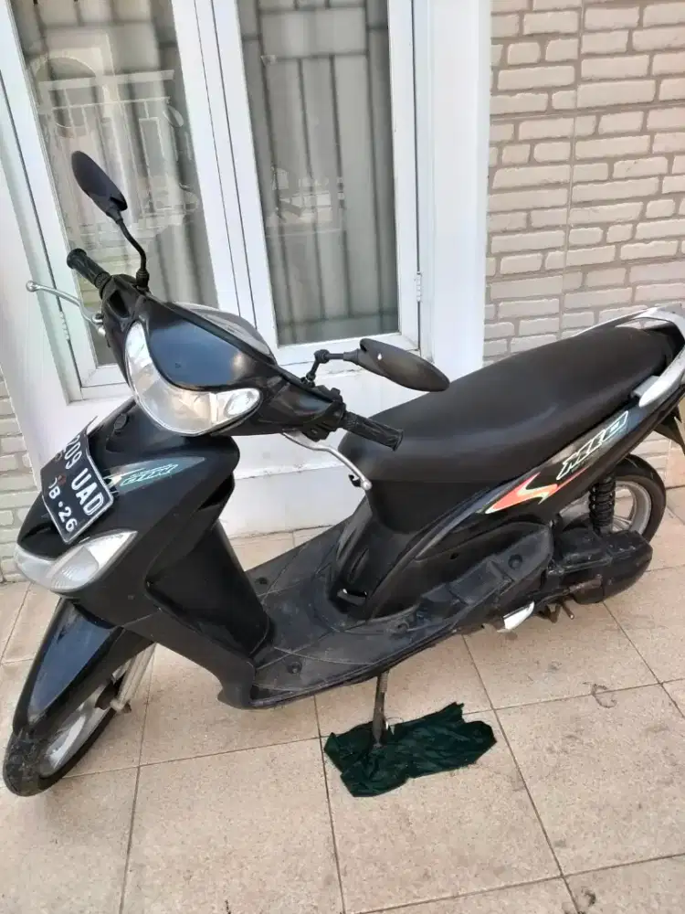 Yamaha Mio smile tahun 2011 warna hitam
