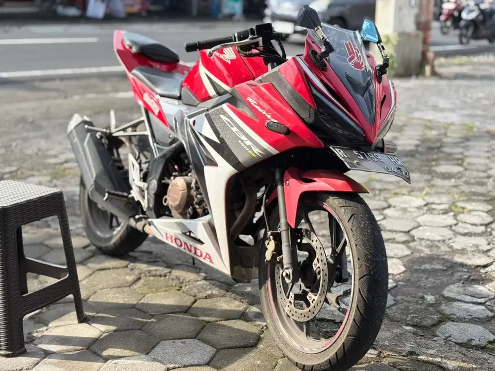 Honda CBR 150 tahun 2018