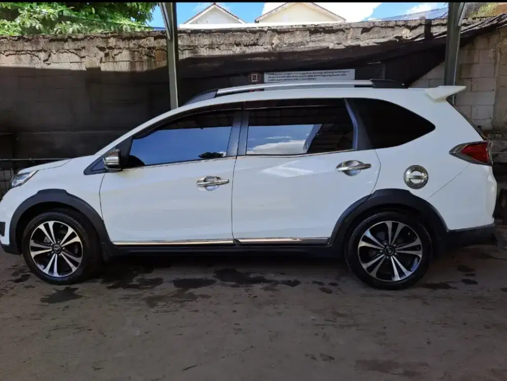 Honda Brv (White) Mt 2017