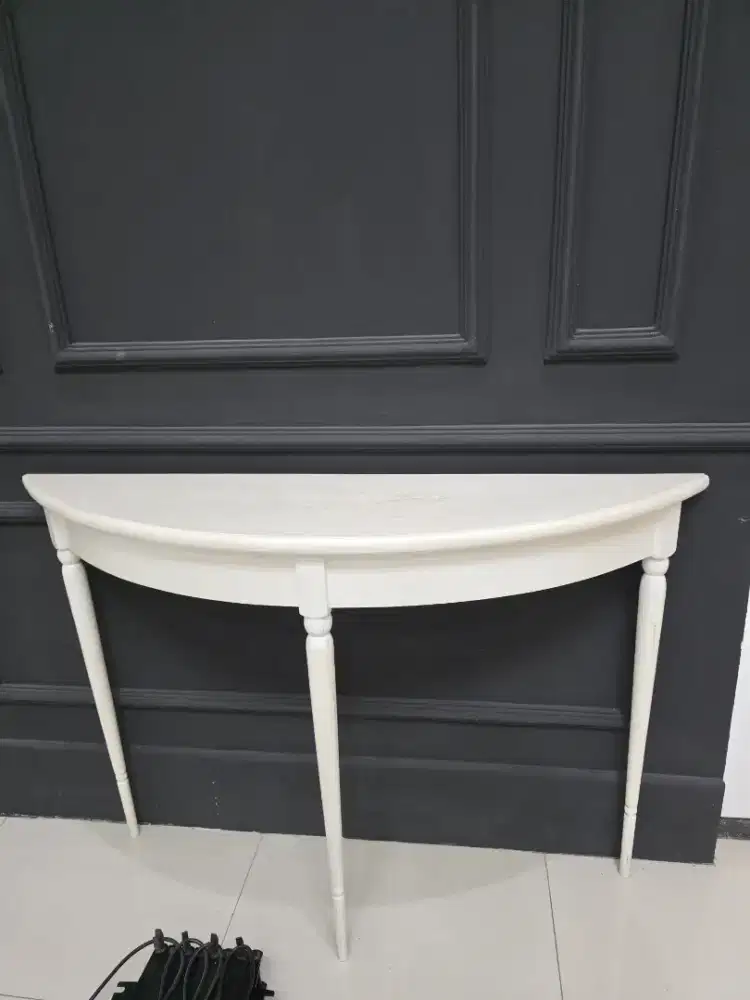 Credenza / Meja hias