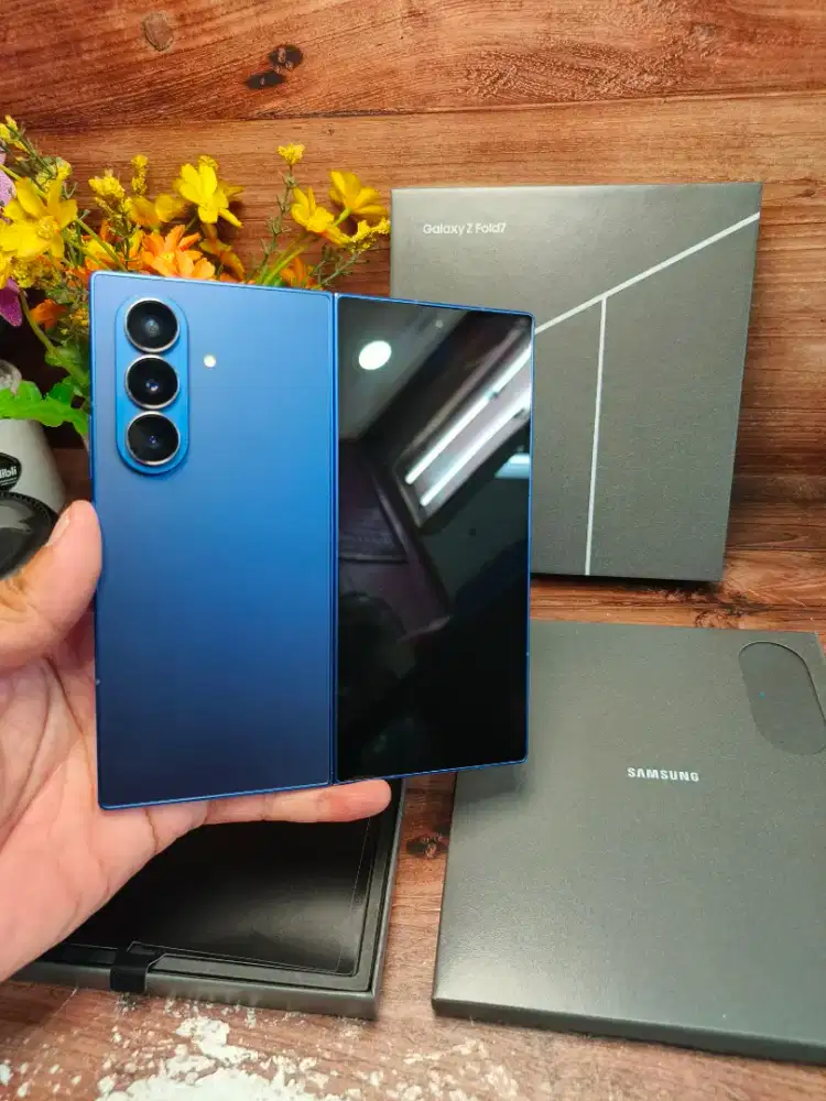 Samsung z fold 7 12/512 gb blue garansi sein Agustus 2026 bisa tt hp