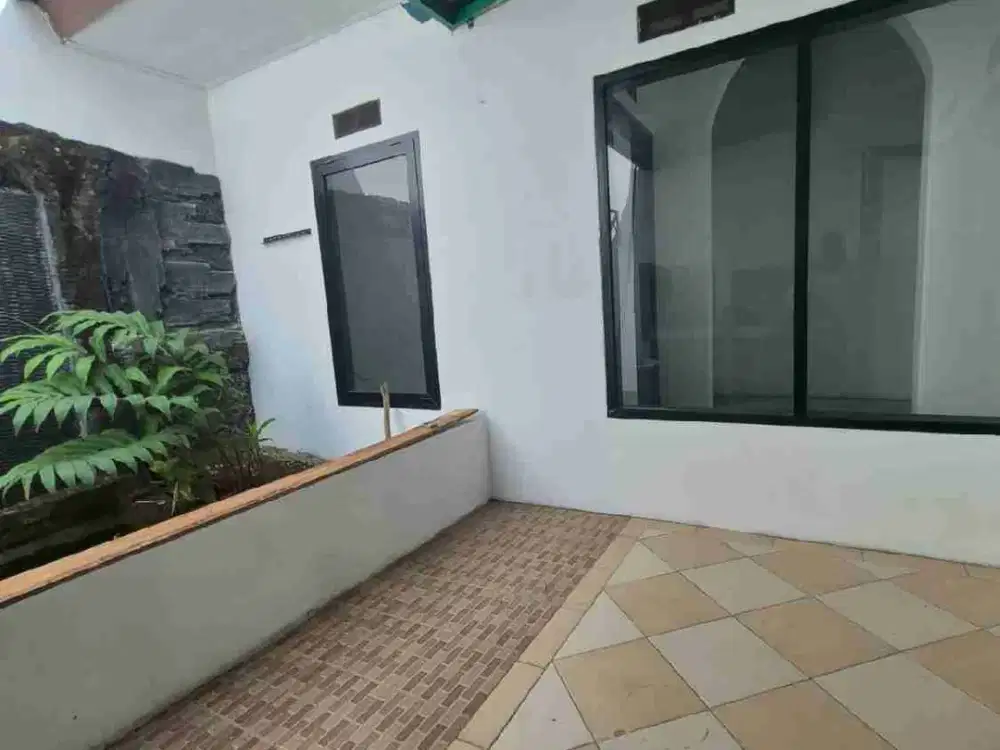 jarang ada rumah siap huni di bawah harga pasar murah strategis di Ciwastra