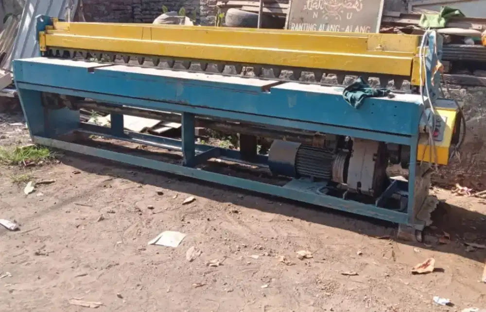 Mesin potong plat 2,5x3000mm