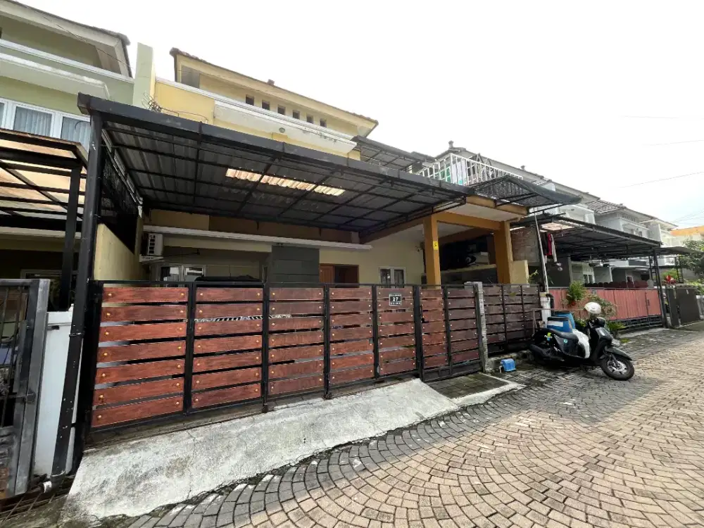 Dijual cepat rumah 2 lantai di perumahan jalan raya tajem maguwoharjo