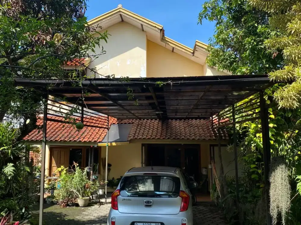 Lahan + 2 Rumah di Kawasan Private LT 1015 m² – Sariwangi (Jarang Ada)