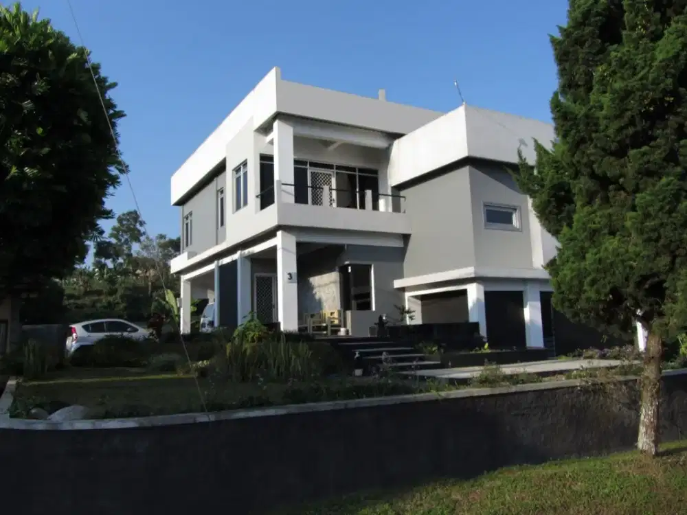 Rumah Villa Premium 500m² Royal View Ciwaruga – Best View, Hook, Bisa Jadi Café / Villa / Office