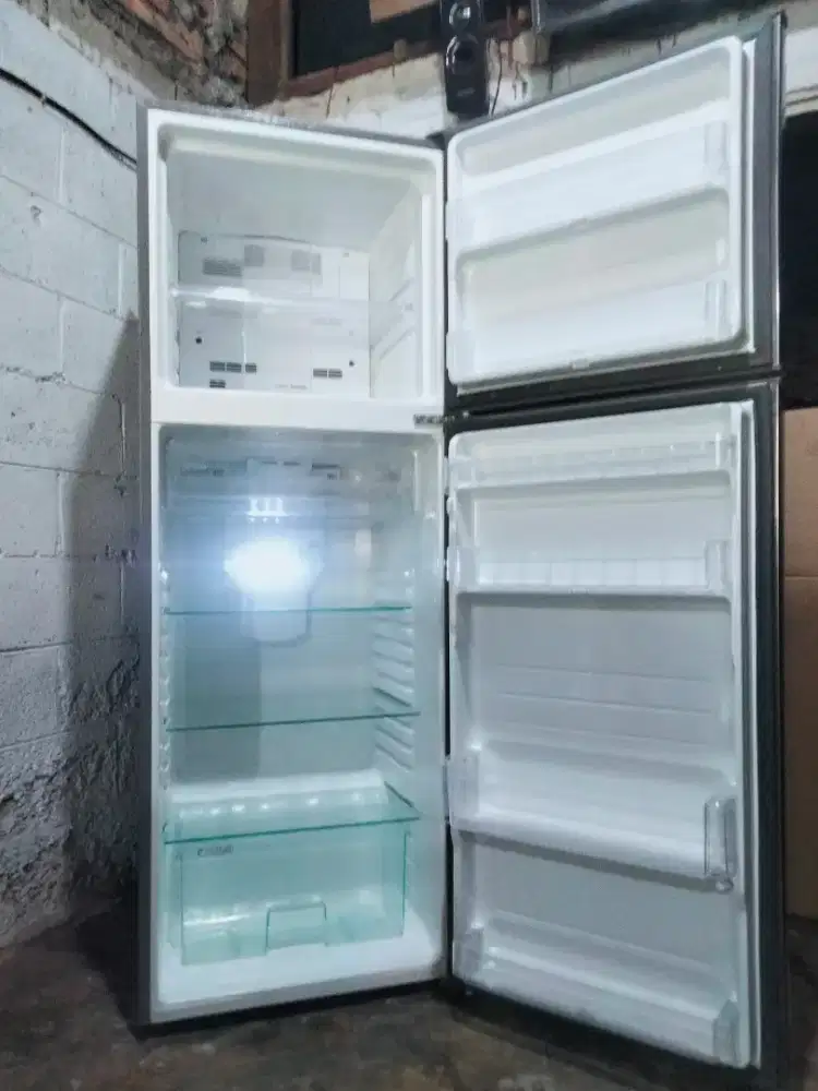 KULKAS 2PINTU ( SHARP )