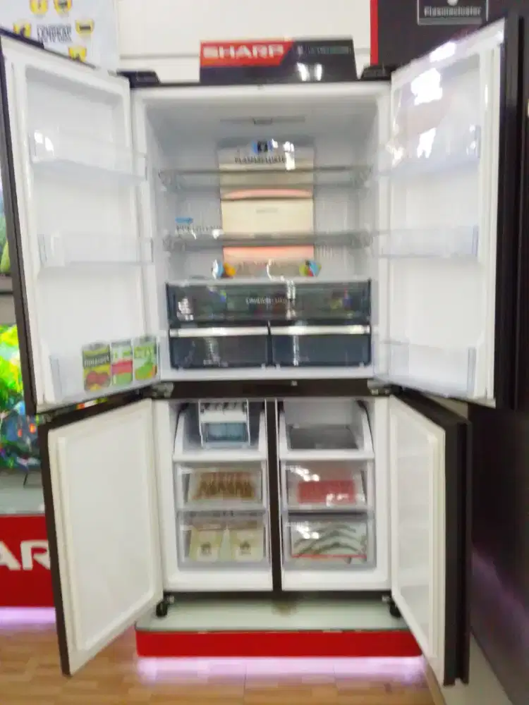 CLEARANCE DISPLAY SHARP REFRIGERATOR 4 DOORS 639L