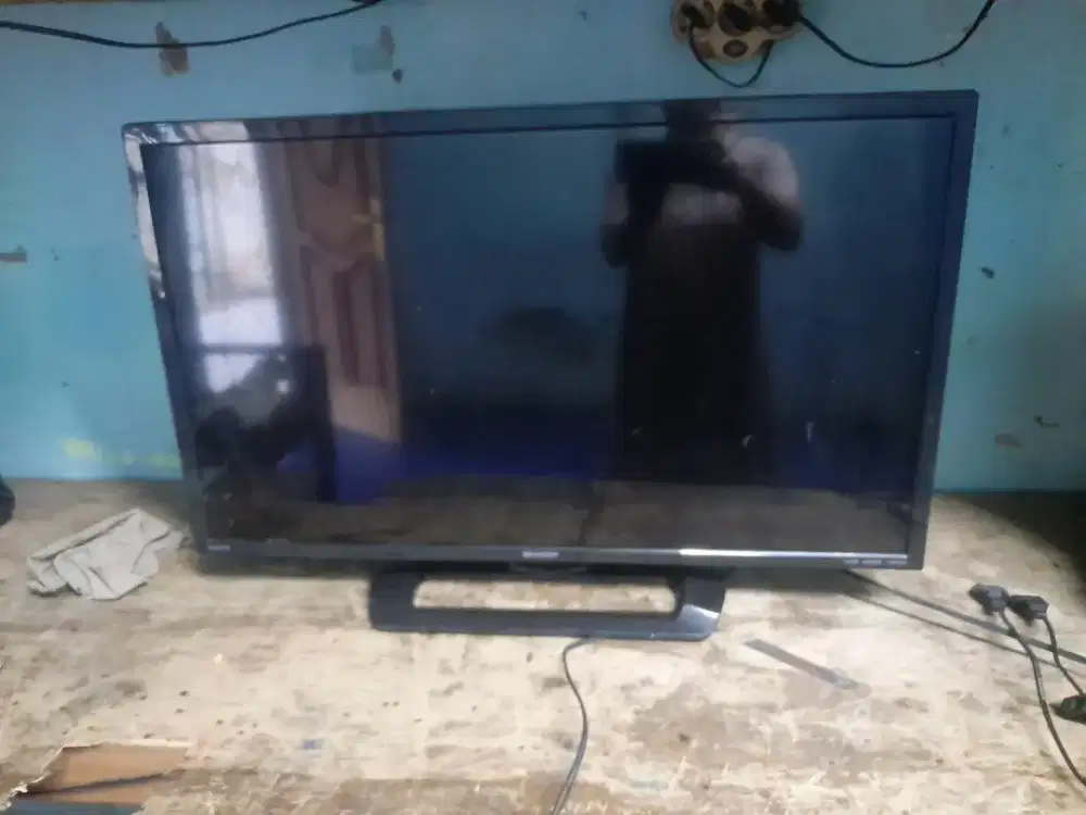 Tv LED SHarp 32in Siaran Analog