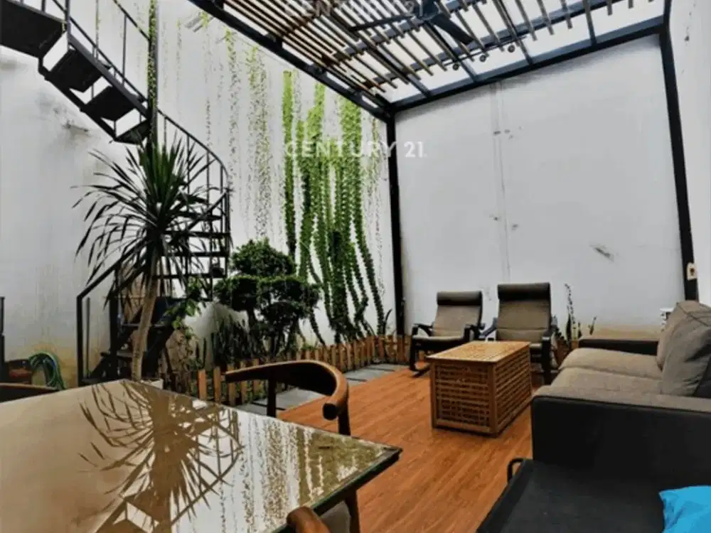Rumah 2 Lantai Cluster Sherwood TKI 5 Open Space Cafe Dan Langka