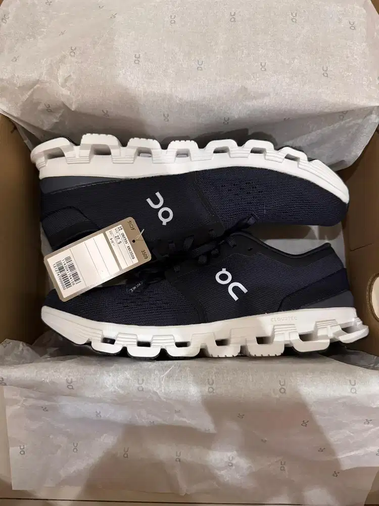 SEPATU ON CLOUD X4 SIZE 43 NAVY ORI NEW