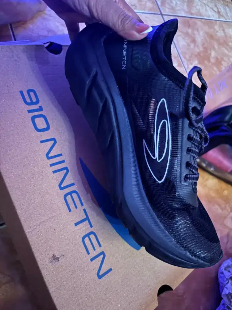 Sepatu nineten running geist ekiden