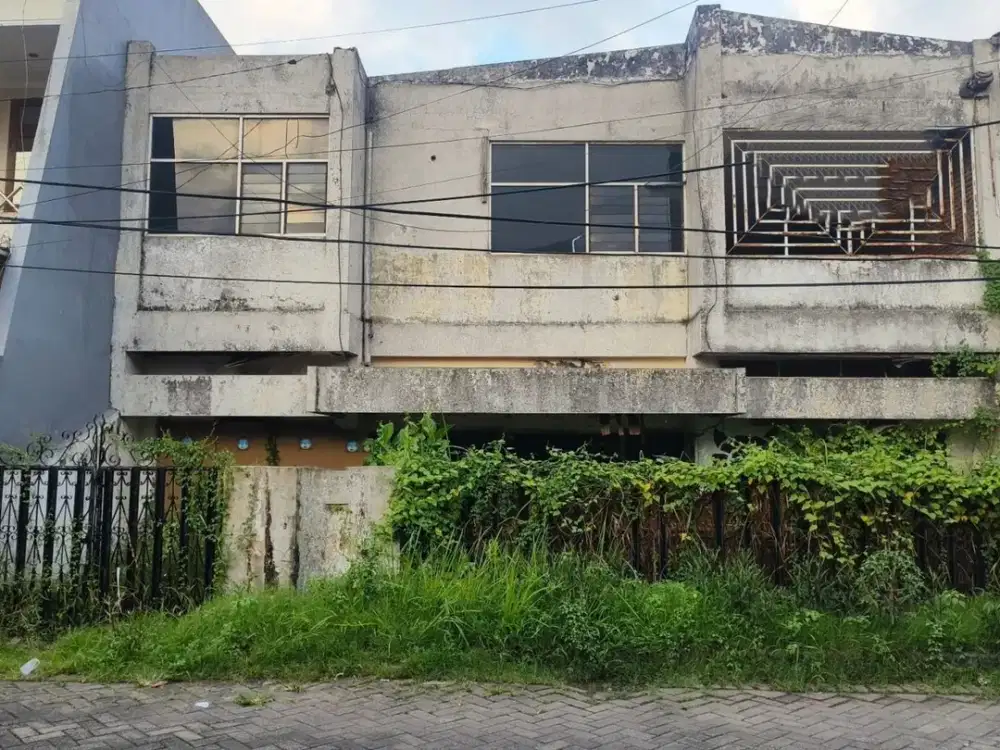 Rumah 2 Lantai Manyar Tirto Hitung Tanah Butuh Renov