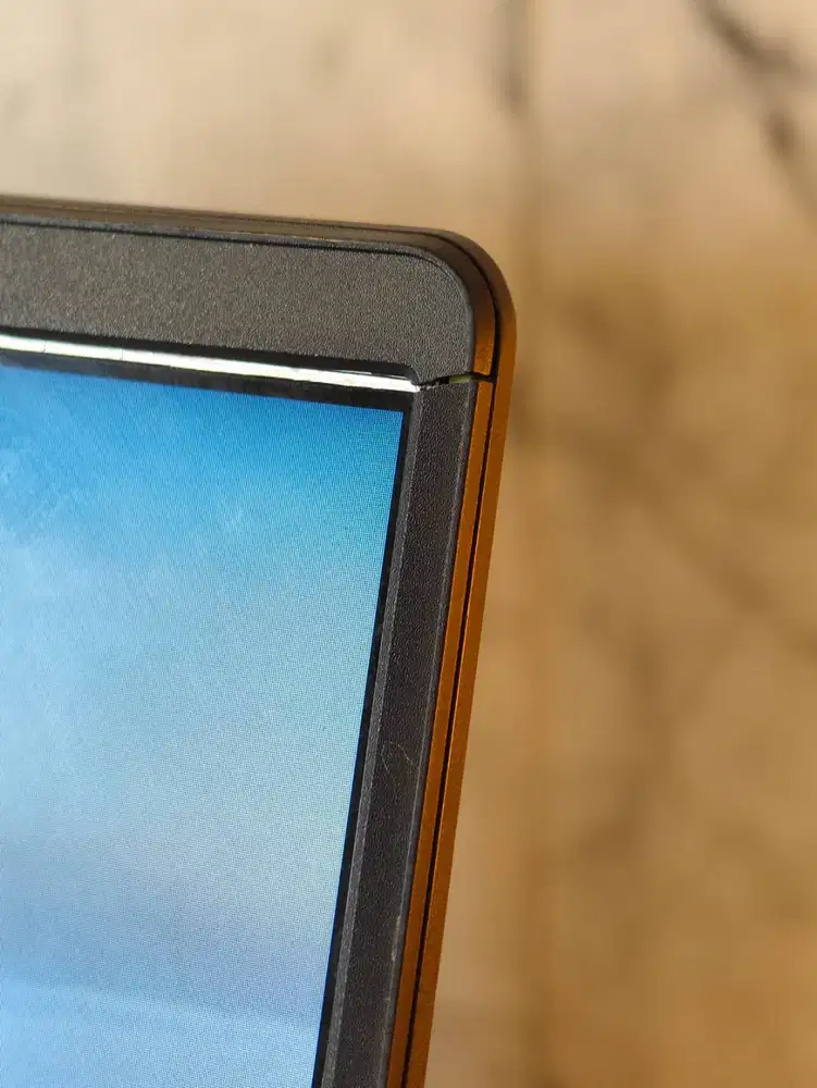 Laptop Tipis Performa Cepat SSD 256GB RAM 8GB Free Ongkir