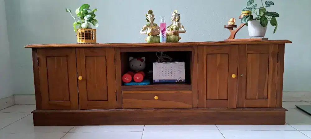 Meja / buffet kayu minimalis