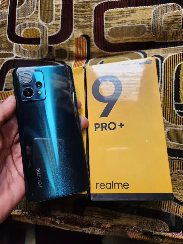 Realme 9 Pro Plus 5G 8/256gb mulus normal komplit