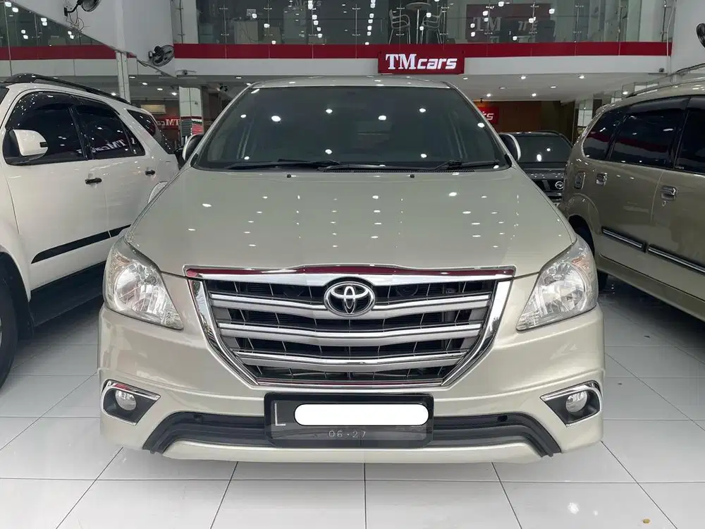 Innova 2.5 V Diesel Automatic 2014 Kondisi Super Mulus