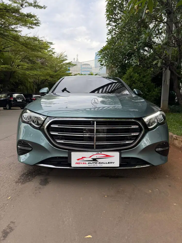 MERCEDES BENZ E200 EXCLUSIVE LINE AT 2024