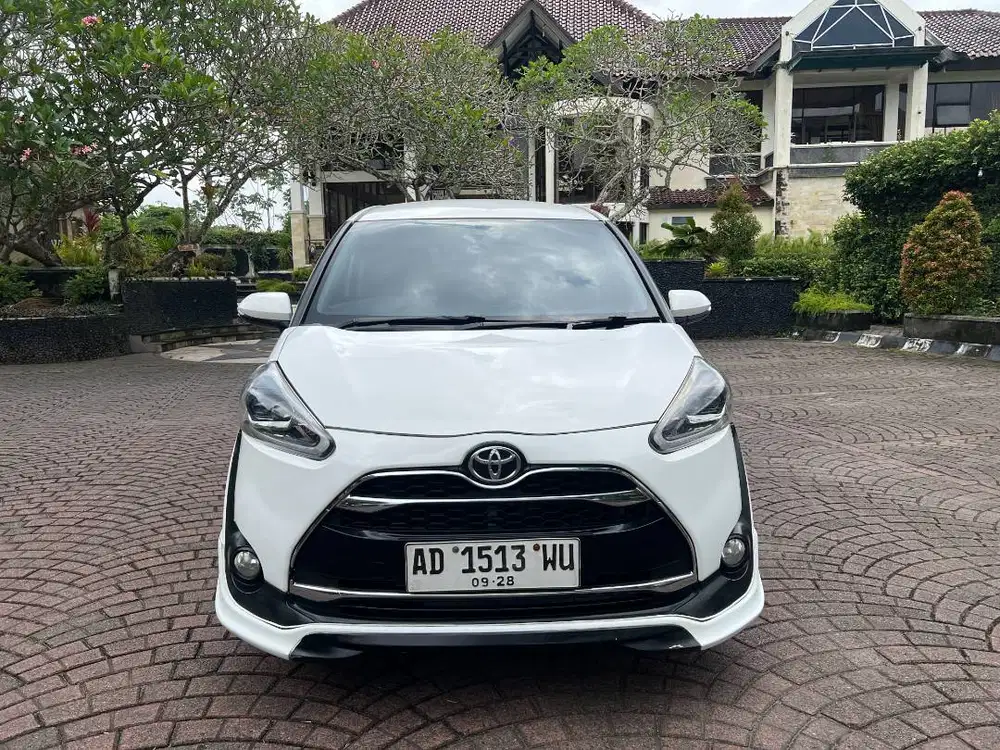 Toyota Sienta 1.5 Q Automatic 2016