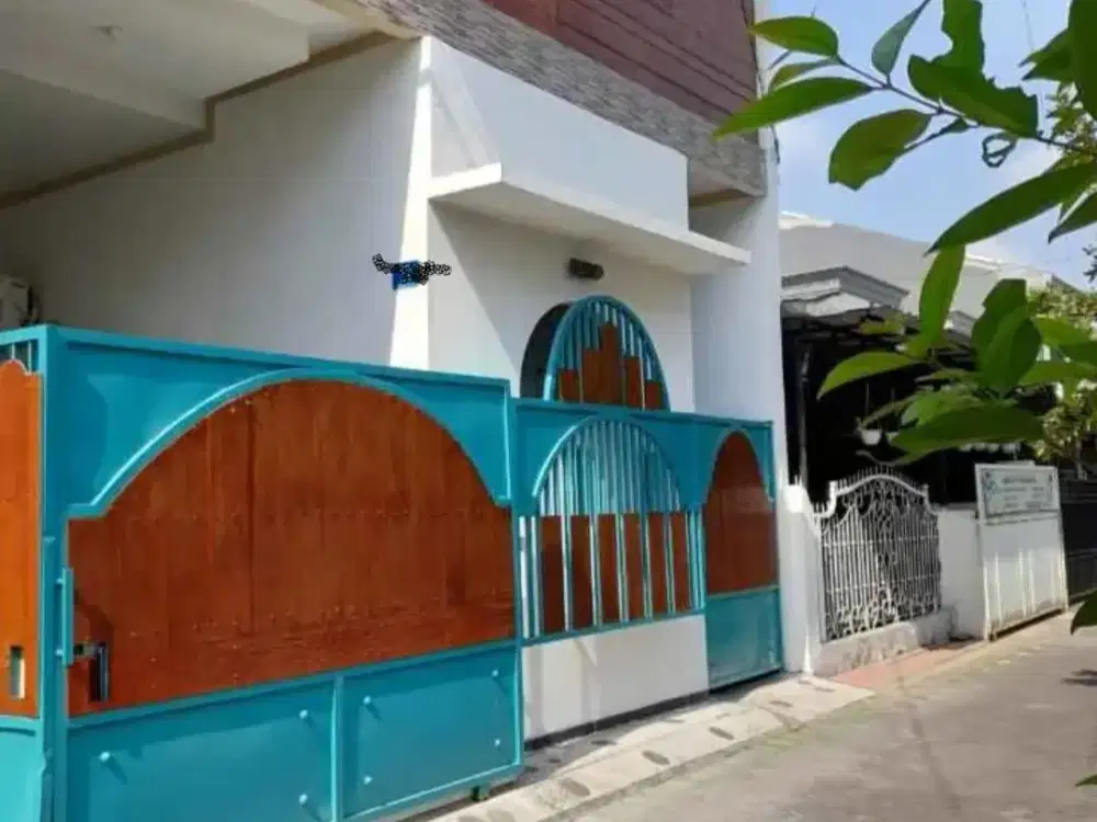 Dijual rumah 2 lantai di grand ketintang asri semi furnished (PP)