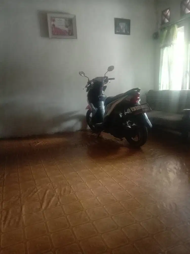 Cetak batako di perusaha an.