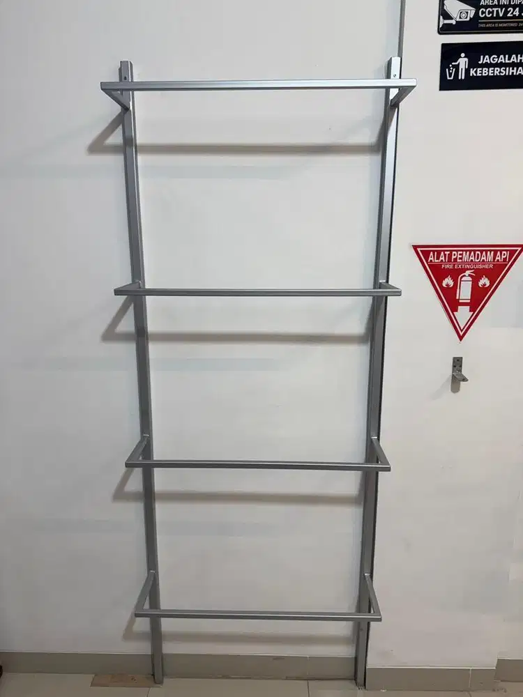 Besi serba guna siap pakai untuk kebutuhan toko atau rumah