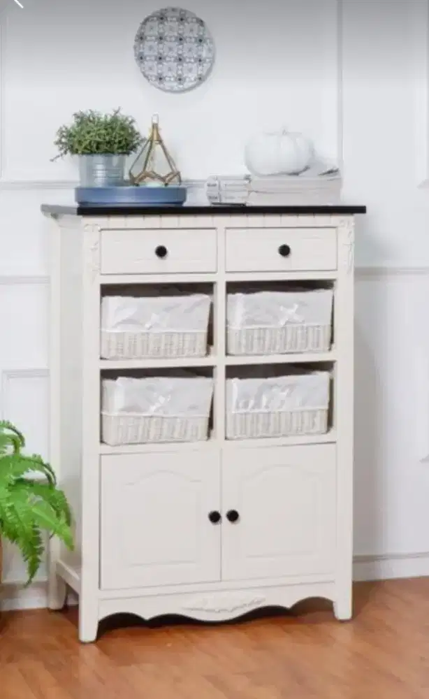 Lemari Nakas serbaguna