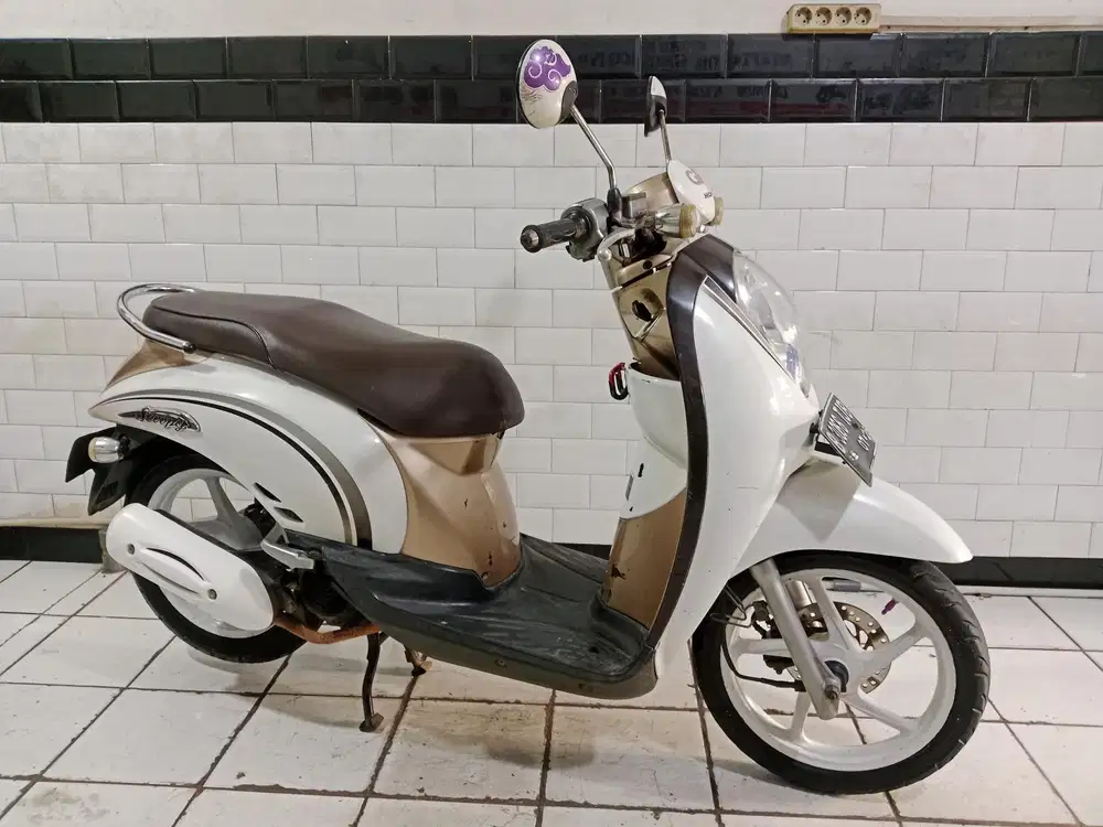 Scoopy karbu tahun 2011 orisinil