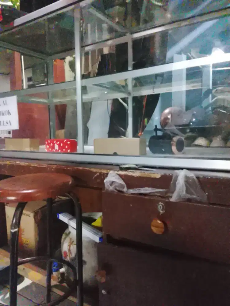 Etalase Bekas Ukuran 1,2 Meter