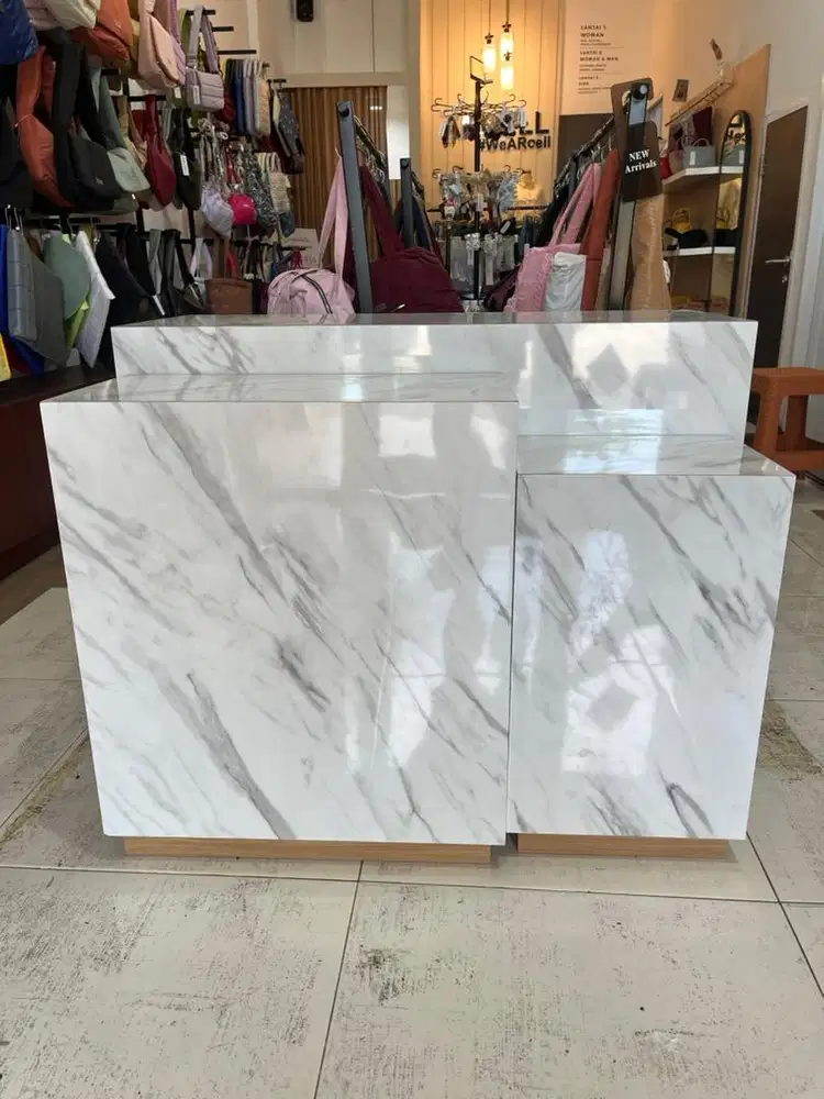 Meja Display Cocok Untuk Kebutuhan Toko atau Rumah SIAP PAKAI!!