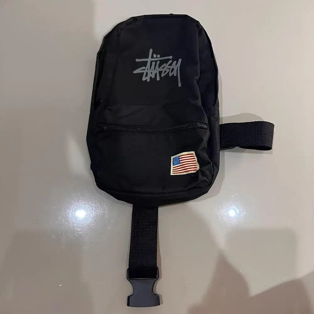 TAS SELEMPANG STUSSY HITAM
