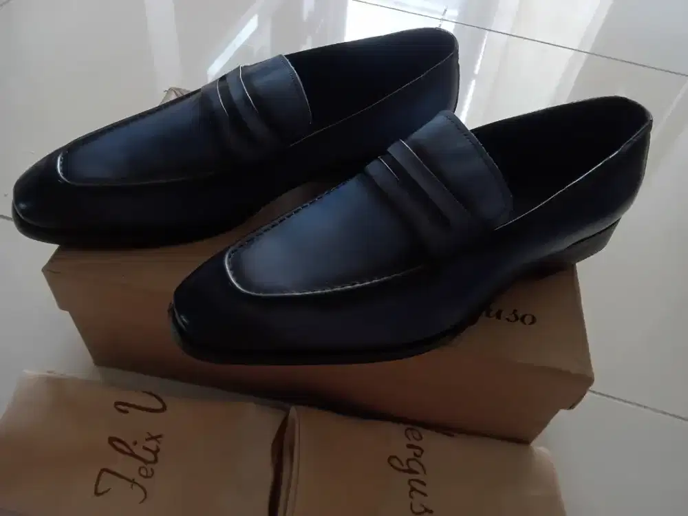 Sepatu full kulit uk 45 biru sembur