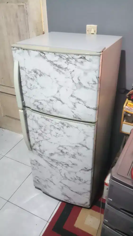 KULKAS SHARP 2 PINTU