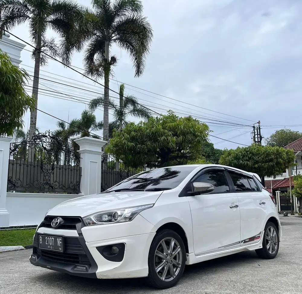 Dp 30 jt Yaris Trd automatic 2015 istimewa