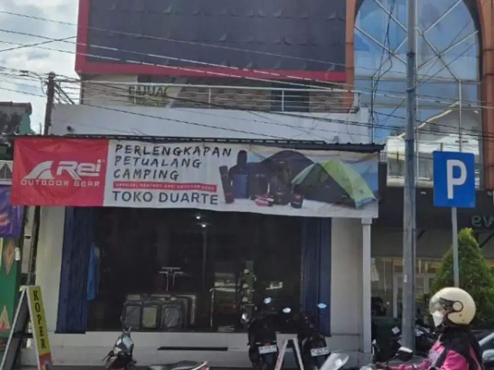 DIJUAL CEPAT TOKO TAS OUTDOOR GEAR 3 LANTAI DEKAT BEBERAPA KAMPUS TERKENALYOGYAKARTA