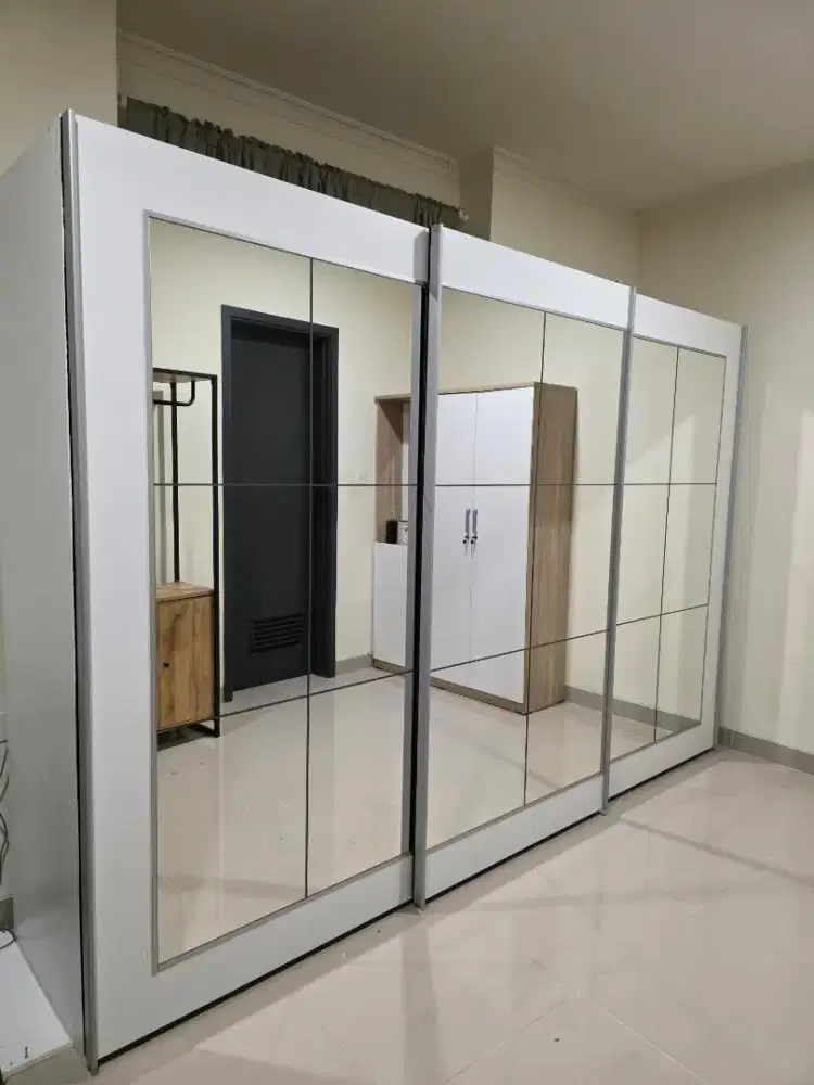 DI JUAL LEMARI PAKAIAN BESAR INFORMA