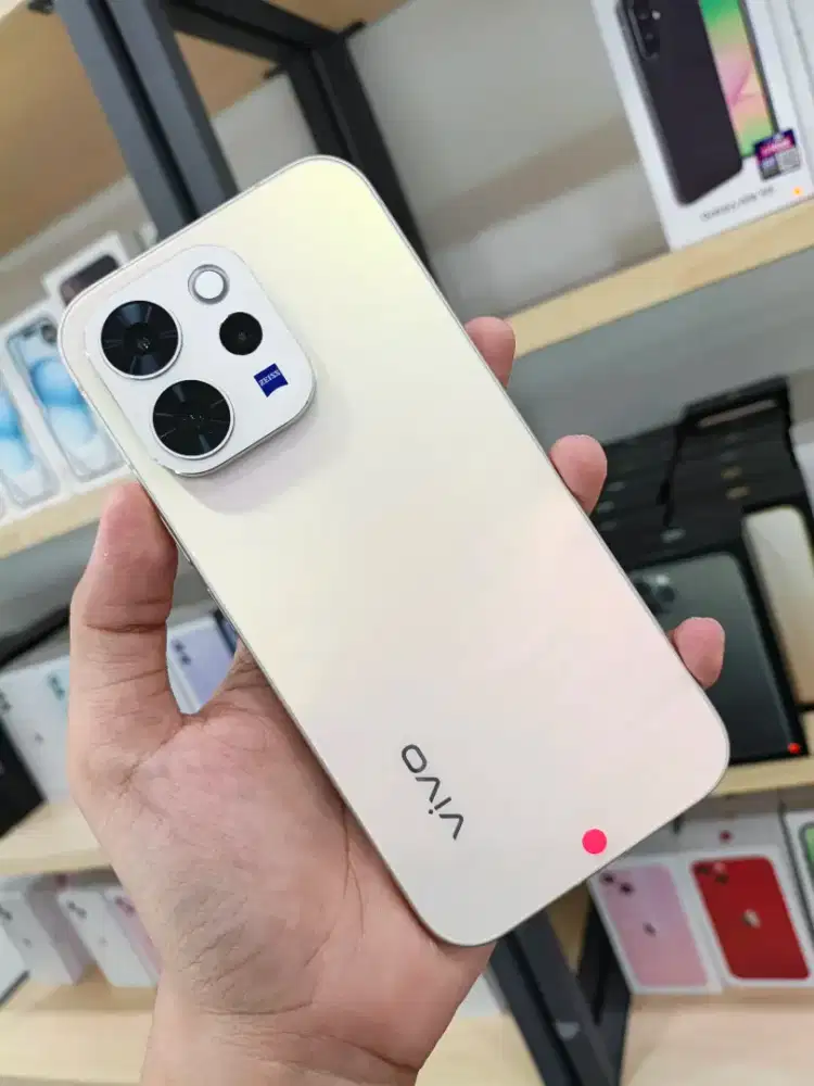 VIVO V70 5G RAM 12/256 GB