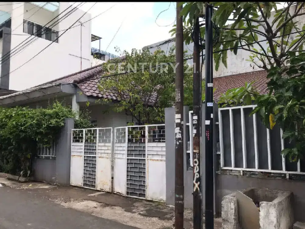 Rumah Luas Di Pusat Kota, Lokas Strategis Dan Siap Huni.