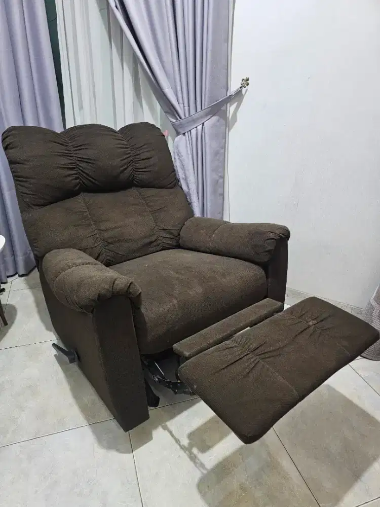 Kursi santai bahan kain