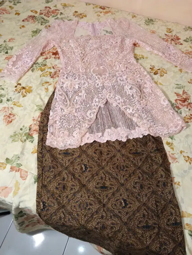 Kebaya couple gratis