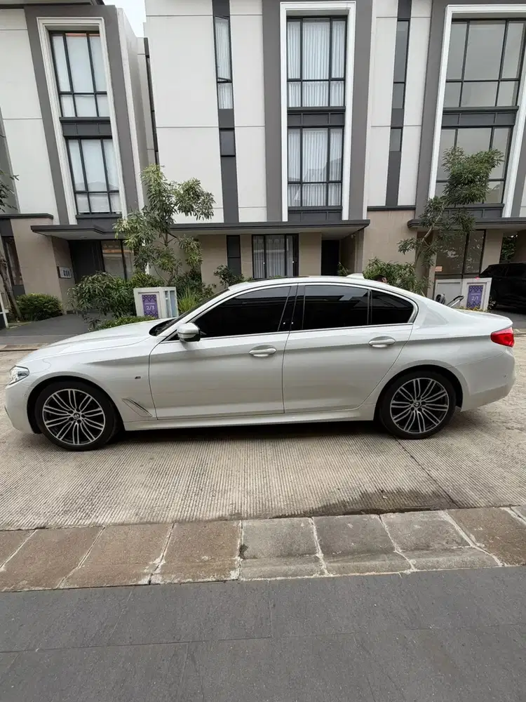 BMW 530i 2019 Bensin