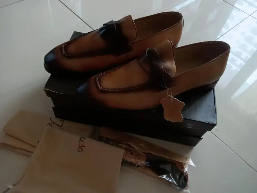 Sepatu coklat sembur uk 45, full kulit