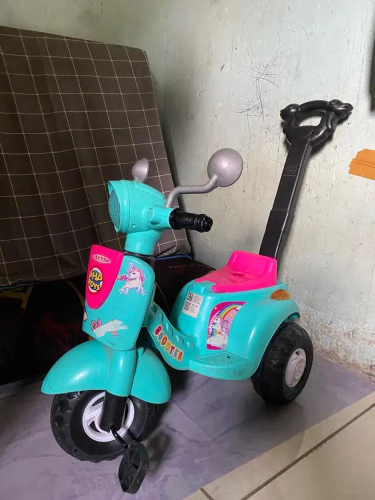 Vespa mainan anak
