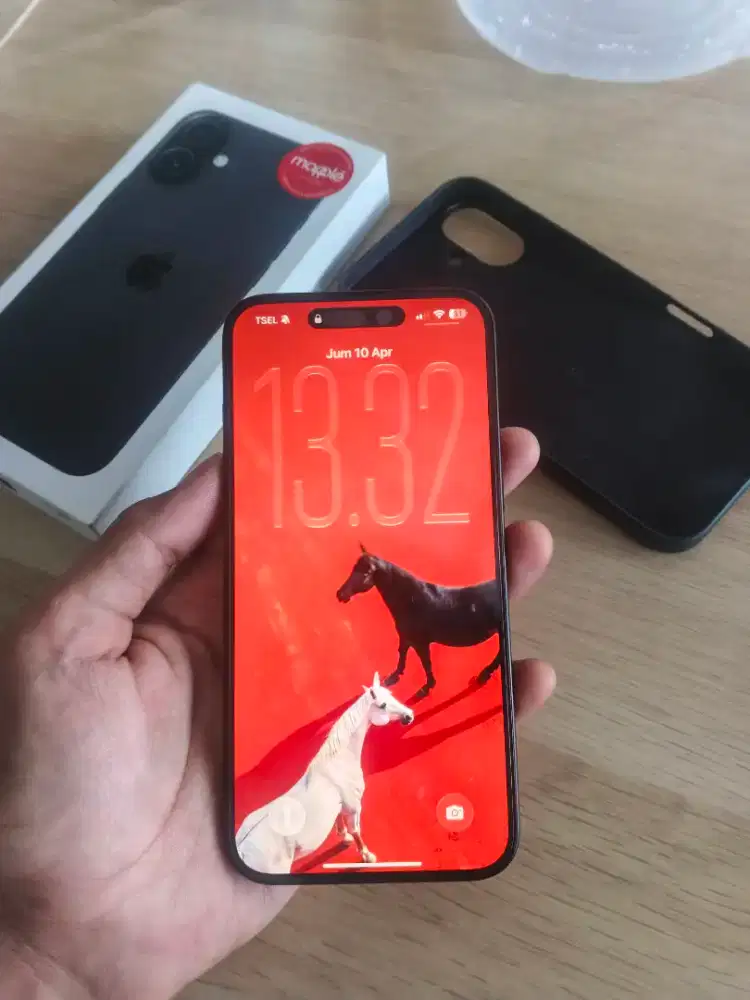 16 plus 128gb ibox on garansi